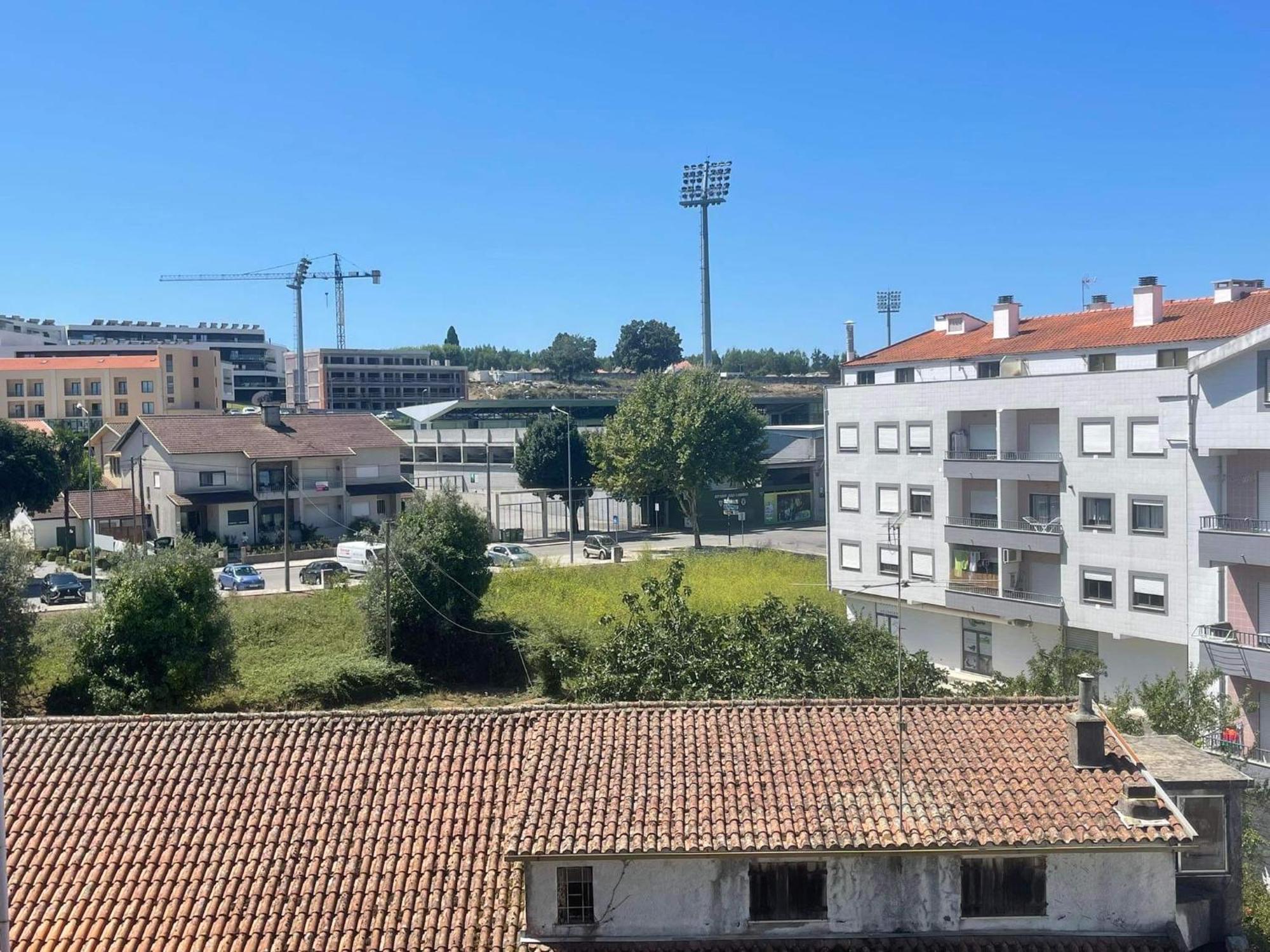 Apartamento Amplo E Moderno - Perto Do Estadio Futebol Tondela Exterior photo