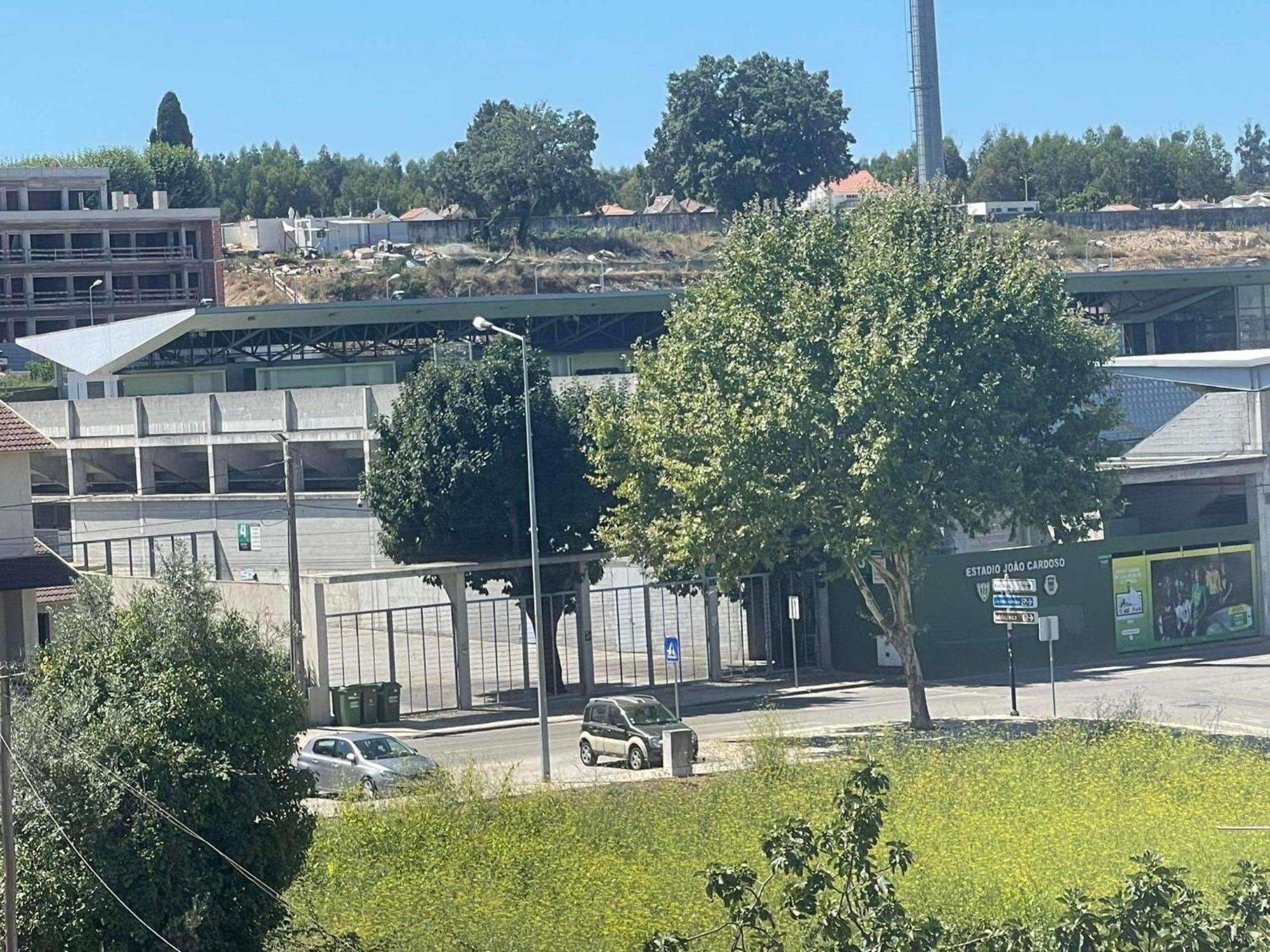 Apartamento Amplo E Moderno - Perto Do Estadio Futebol Tondela Exterior photo